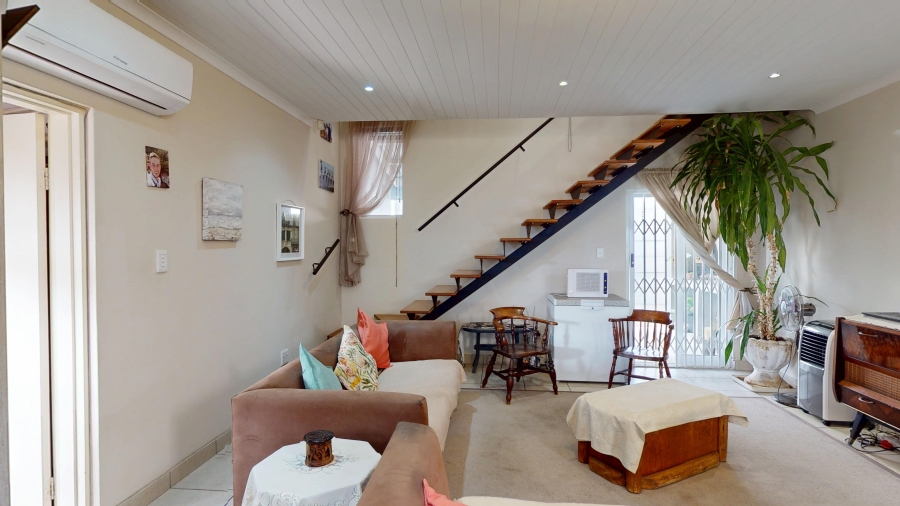 3 Bedroom Property for Sale in Uitsig Western Cape
